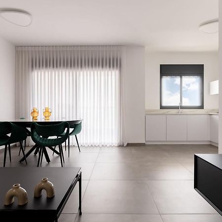 Stunning And Spacious In Kiryat Ata Qiryat Ata Exteriör bild